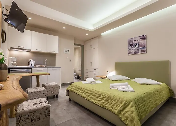 Argyroyla Apartment *